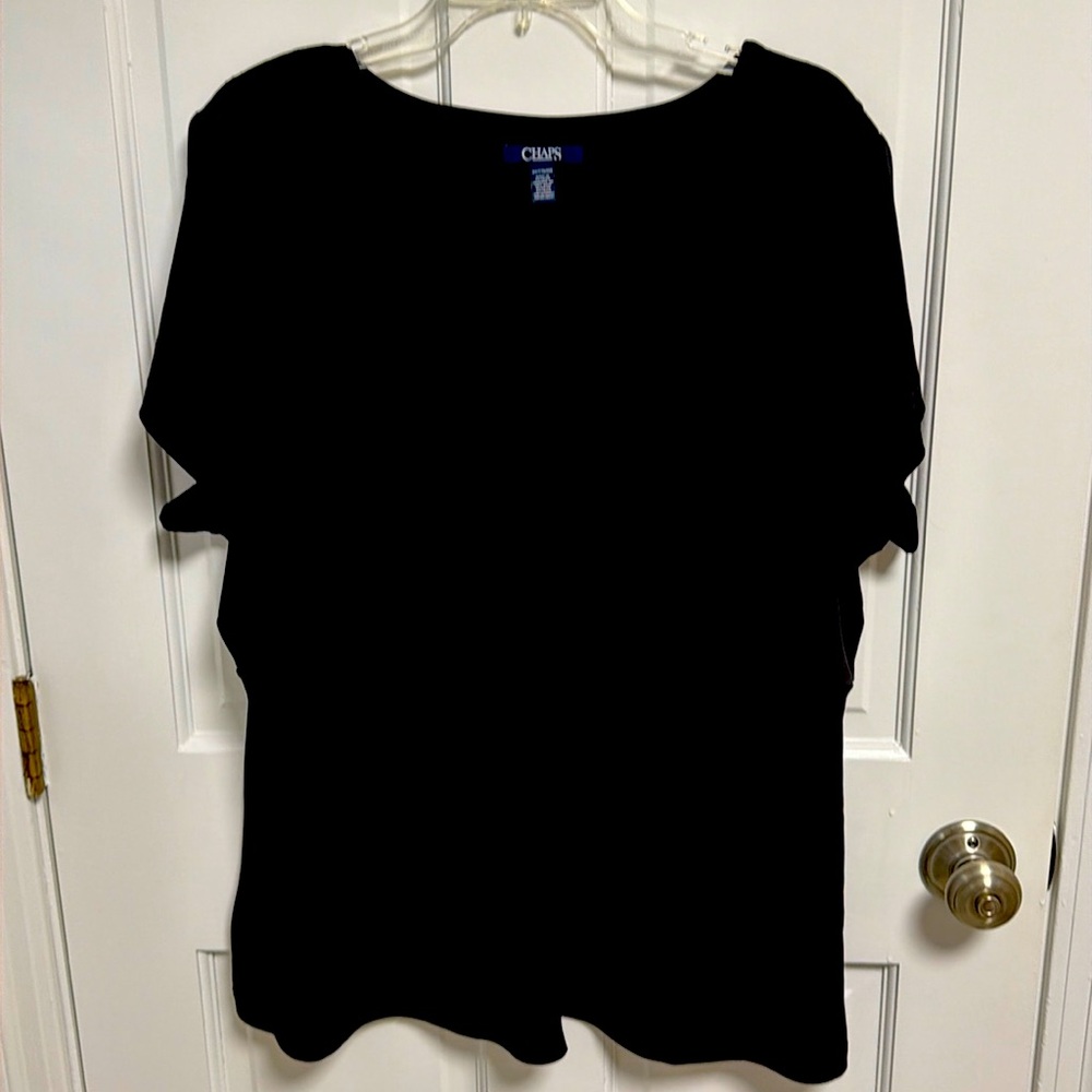Size 2x black women’s short sleeve top